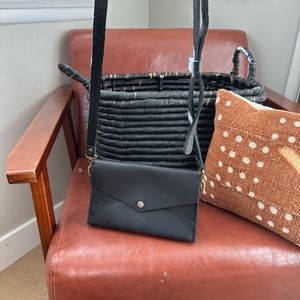 Portland’s leather ENVELOPE CONVERTIBLE CROSSBODY